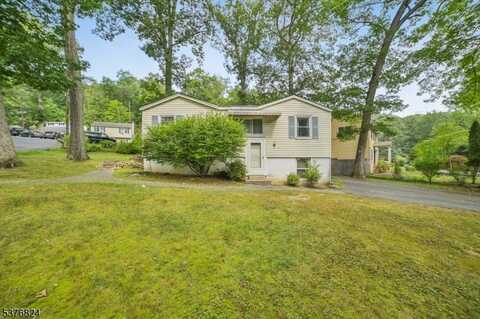 147 W Glen Rd, Denville, NJ 07834