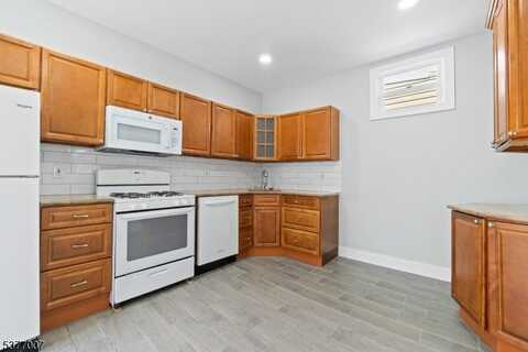 114 Littleton Ave, Newark, NJ 07103