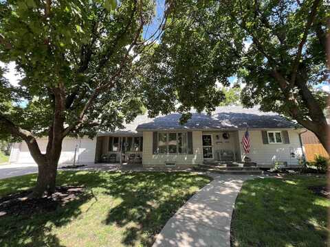 1430 North High Dr, McPherson, KS 67460