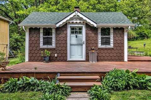 9307 Grandview Road, Kansas City, MO 64132