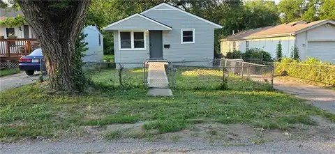 216 82 Street, Kansas City, MO 64114