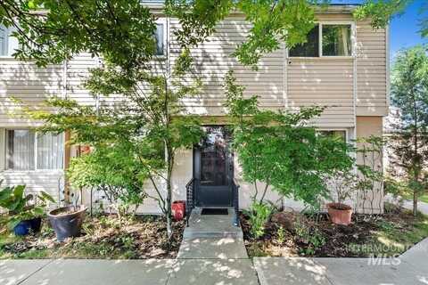 864 S Curtis Road, Boise, ID 83705