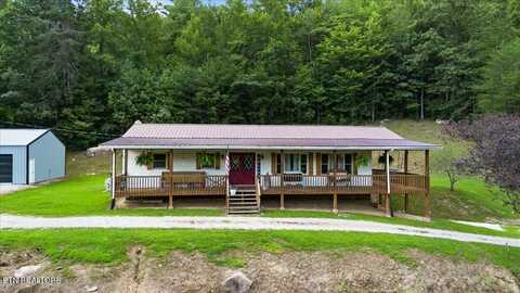 1976 Smoky Creek Rd, Huntsville, TN 37756