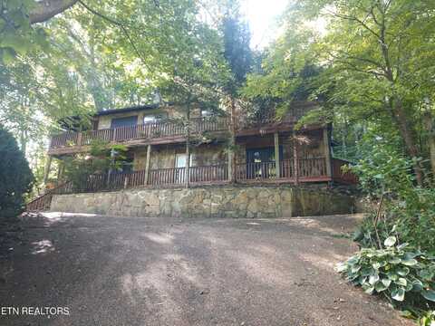 1021 Luzerne Court, Gatlinburg, TN 37738
