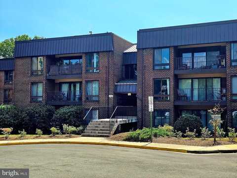 126 ROBERTS LN #101, ALEXANDRIA, VA 22314