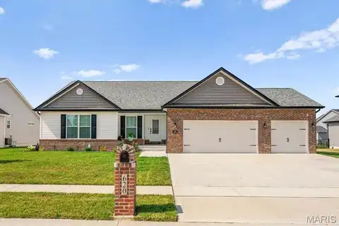 620 MONARCH Drive, O'Fallon, IL 62269