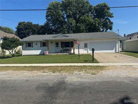 415 W Henry Street, Staunton, IL 62088