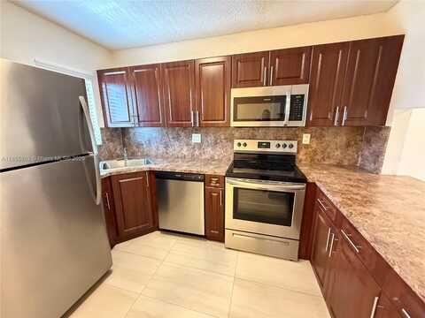 2740 W 76th St, Hialeah, FL 33016