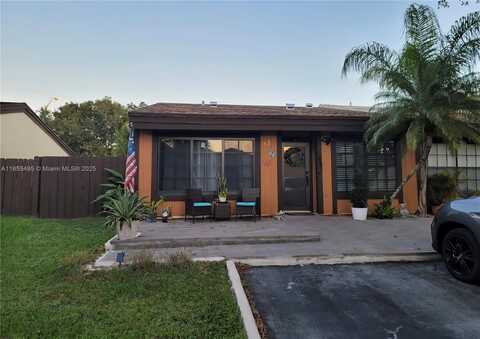 1881 Phoenix Ave, Pembroke Pines, FL 33026