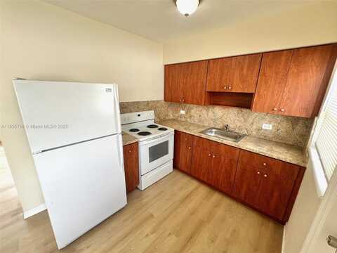 700 NE 85th St, Miami, FL 33138