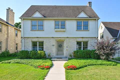 8855 Jackson Park Blvd, Wauwatosa, WI 53226