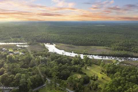 8908 Dixie Street, Ocean Springs, MS 39564