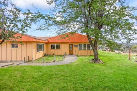 825 NW 3rd Street, Madras, OR 97741