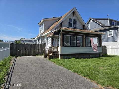 46 Woodland Avenue, Keansburg, NJ 07734