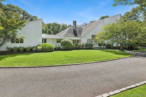 12 Honeysuckle Lane, East Quogue, NY 11942