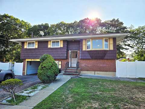 118 Wright Avenue, Deer Park, NY 11729