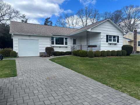 60 Hewitt Boulevard, Center Moriches, NY 11934