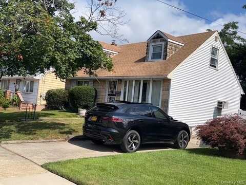 35 Marlow Road, Valley Stream, NY 11580