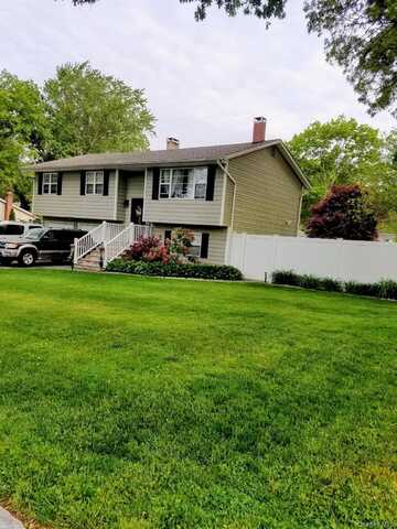 367 Wildwood Road, Ronkonkoma, NY 11779