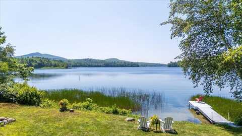 4 Shore Road, Hope, ME 04847