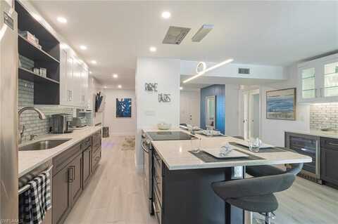 788 Park Shore, NAPLES, FL 34103