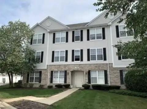 153 N Waters Edge Drive, Glendale Heights, IL 60139