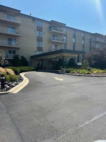 100 W Butterfield Road W, Elmhurst, IL 60126