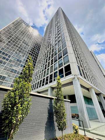 330 W Diversey Parkway, Chicago, IL 60657