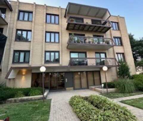 7710 W Dempster Street, Morton Grove, IL 60053