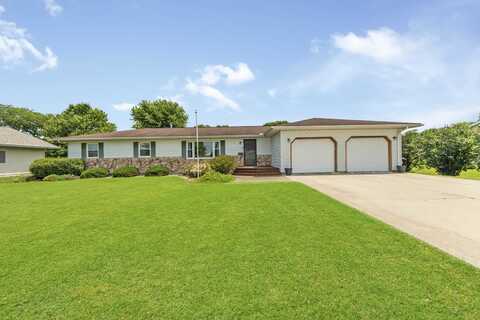 2 Circle Drive, Wenona, IL 61377