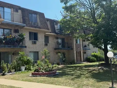 266 Shorewood Drive, Glendale Heights, IL 60139