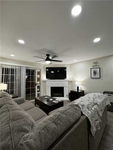 2380 W Orangethorpe Avenue, Fullerton, CA 92833