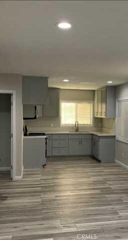 638 E 85th Street, Los Angeles, CA 90001
