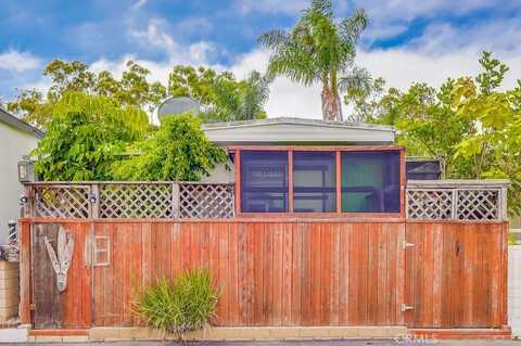 18 Cottonwood Lane, Seal Beach, CA 90720