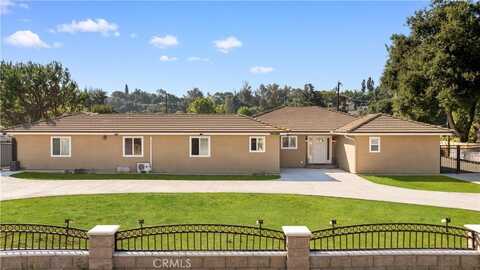700 S Chaparro Road, Covina, CA 91724