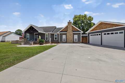 190 Willow Lake Circle, Guntersville, AL 35976