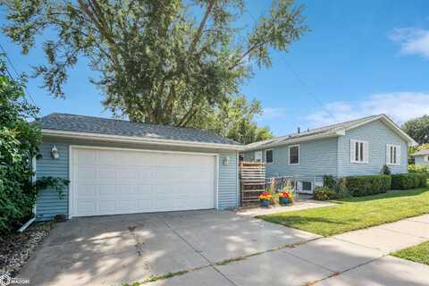271 Lynda Drive NW, Cedar Rapids, IA 52405
