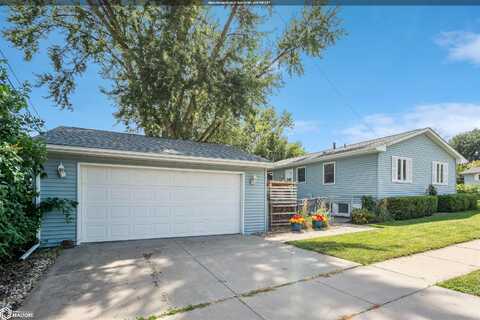 271 Lynda Drive NW, Cedar Rapids, IA 52405