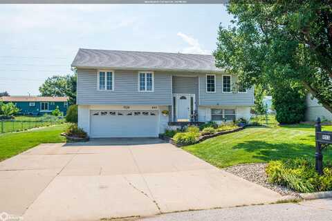 403 Thunderbird Drive, Marshalltown, IA 50158