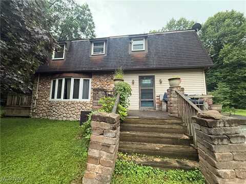 6 Omalia Drive, Mineral Ridge, OH 44440