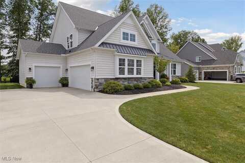 32613 Diamondhead, Avon Lake, OH 44012