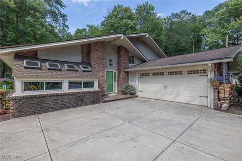 5547 Barton Road, North Olmsted, OH 44070