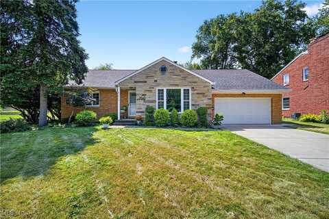 5846 Royal Parkway Drive, Parma Heights, OH 44130