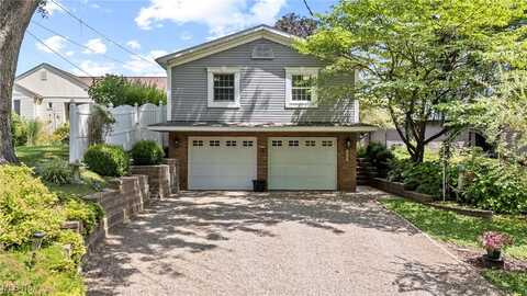 210 Sycamore Drive NW, North Canton, OH 44720