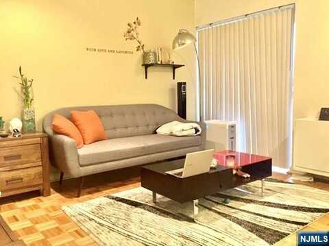 1111 River Road F22, Edgewater, NJ 07020
