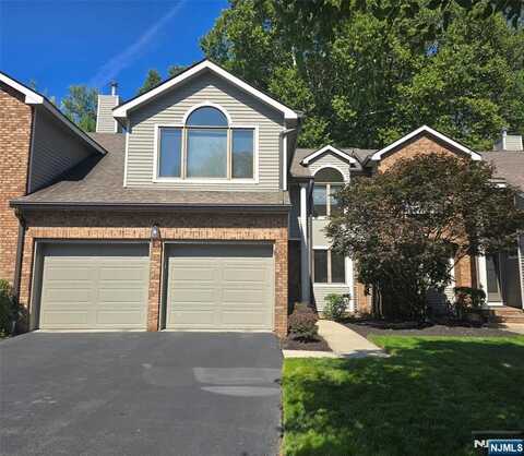 87 Lakeview Drive, Old Tappan, NJ 07675
