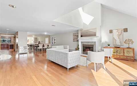 8000 River Road 9B, North Bergen, NJ 07047