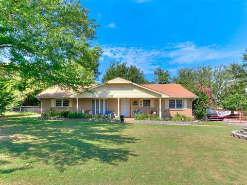 319 S MAIN Street, McLoud, OK 74851