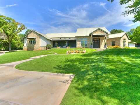 4101 Oakdale Farm Circle, Edmond, OK 73013