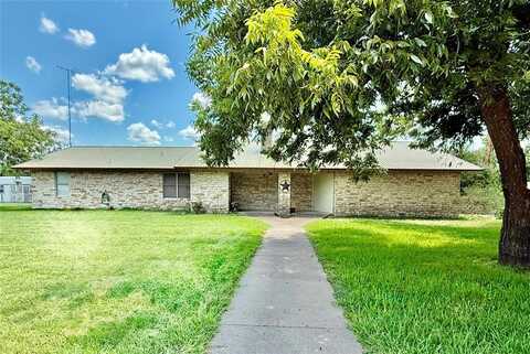 204 Park Hill Drive, Hamilton, TX 76531